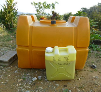 施肥・EM液散布の様子